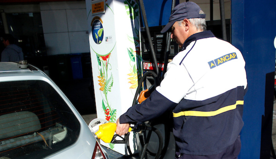 imagen de Suben los combustibles: nafta $1,50 el litro y gasoil $3,00 el litro