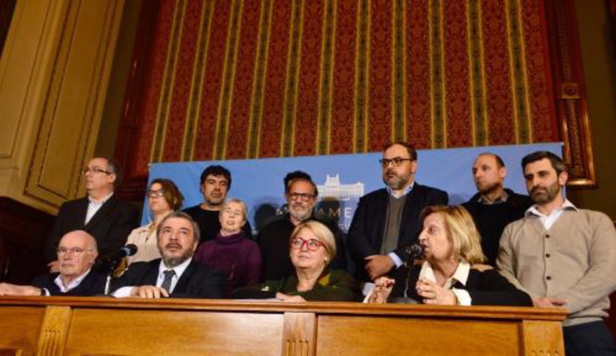 imagen de Senadores del FA presentan información a Fiscalía “frente al bochorno de entrega de pasaporte a narcotraficante”