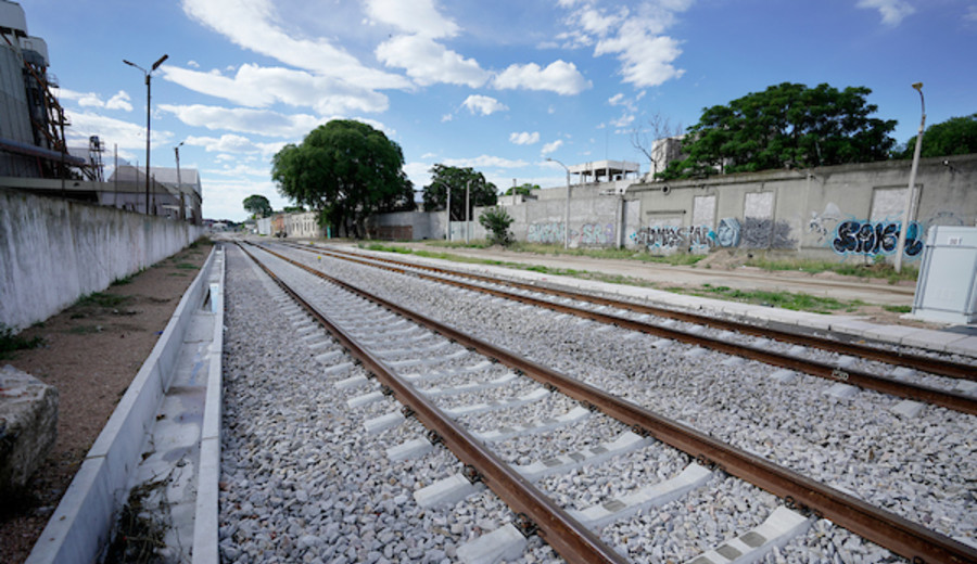 imagen de Siete de cada diez uruguayos consideran importante la puesta en funcionamiento del tren con cargas de celulosa