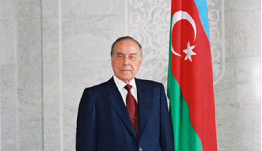 imagen de 101 aniversario del nacimiento del líder nacional azerbaiyano Heydar Aliyev