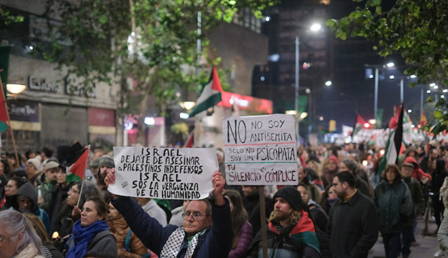 imagen de “Alto al fuego ahora”: Marcha por Palestina recorrió 18 de Julio hasta la Torre Ejecutiva