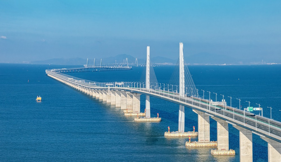 imagen de El puente que une HongKong-Zhuhai-Macao, costó 18.000 millones de euros, y desafía al océano con un túnel submarino