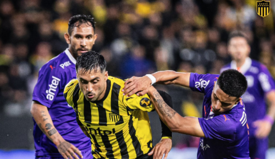 imagen de Peñarol venció a Defensor Sporting 2-0, lidera el Clausura con Nacional y  está a un paso de ganar la Anual