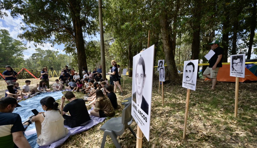 imagen de Plantación de árboles nativos en el Sendero de la Memoria