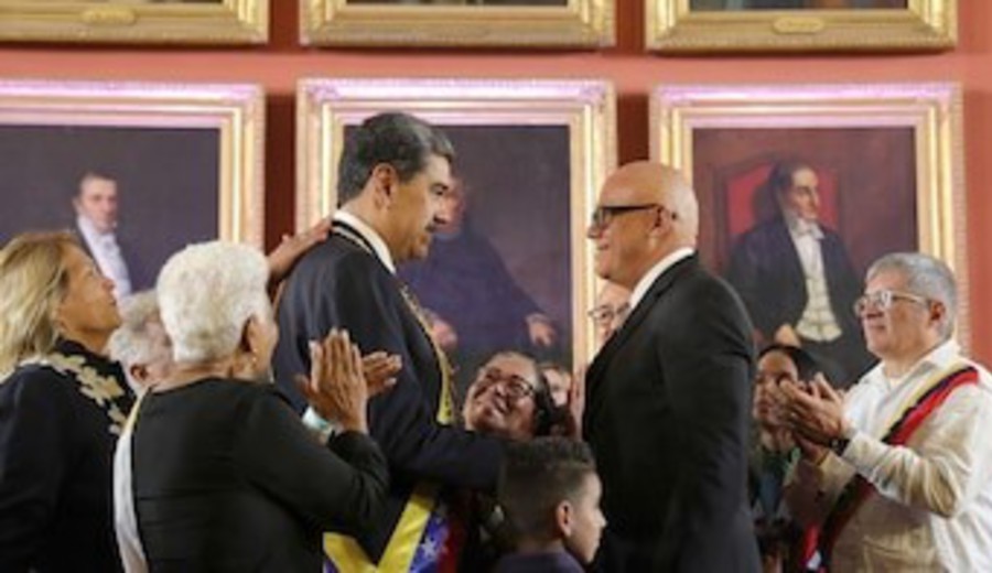 imagen de Maduro promete el inicio de un "periodo de paz" en su toma de posesión como presidente de Venezuela